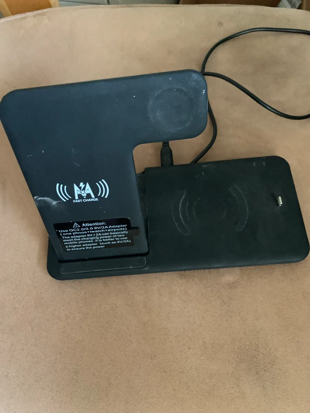 Rise 3-in-1 Wireless Charging Station image indicator(2)