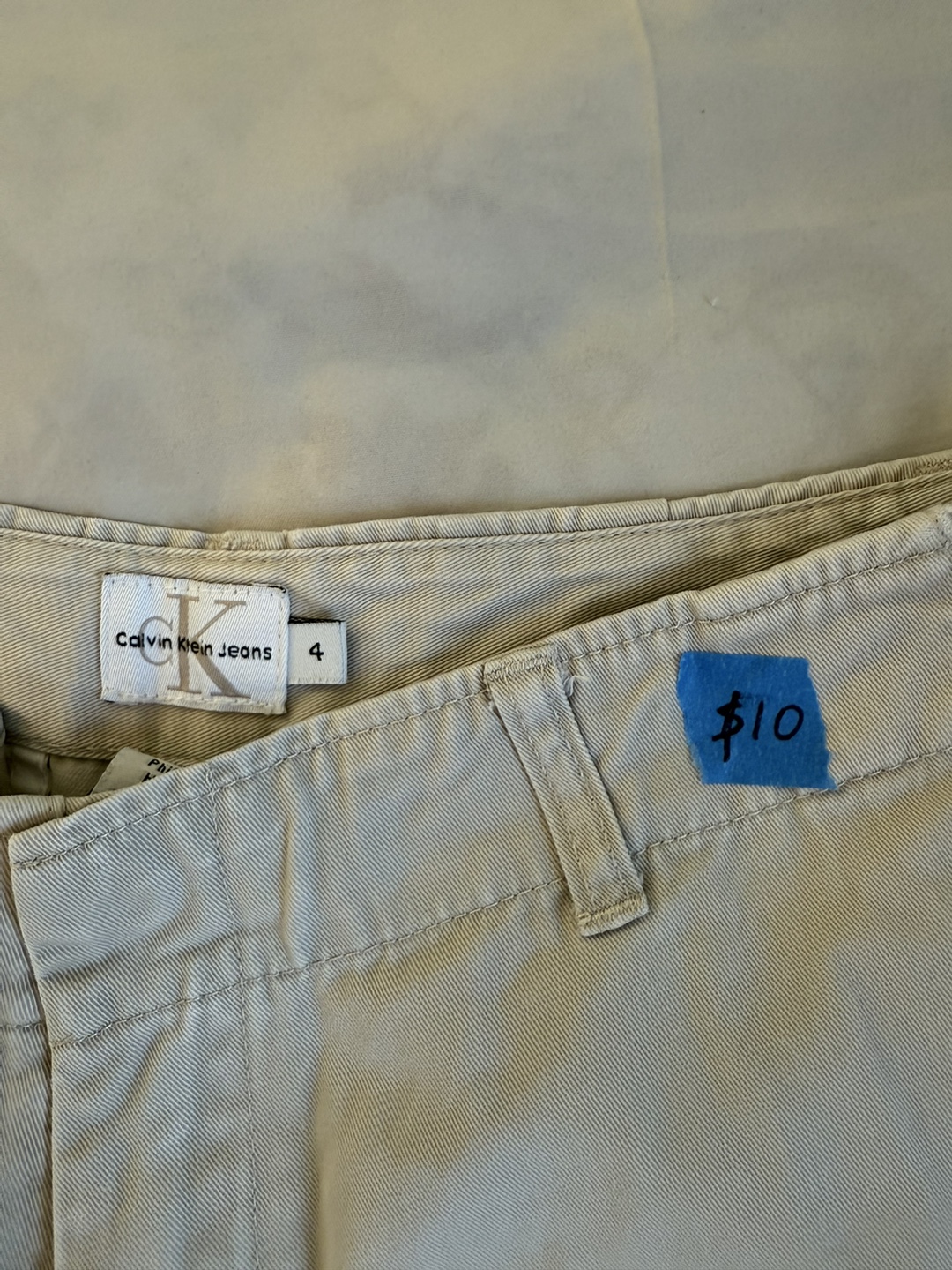 Calvin Klein Jeans Shorts - Size 4 - photo 2