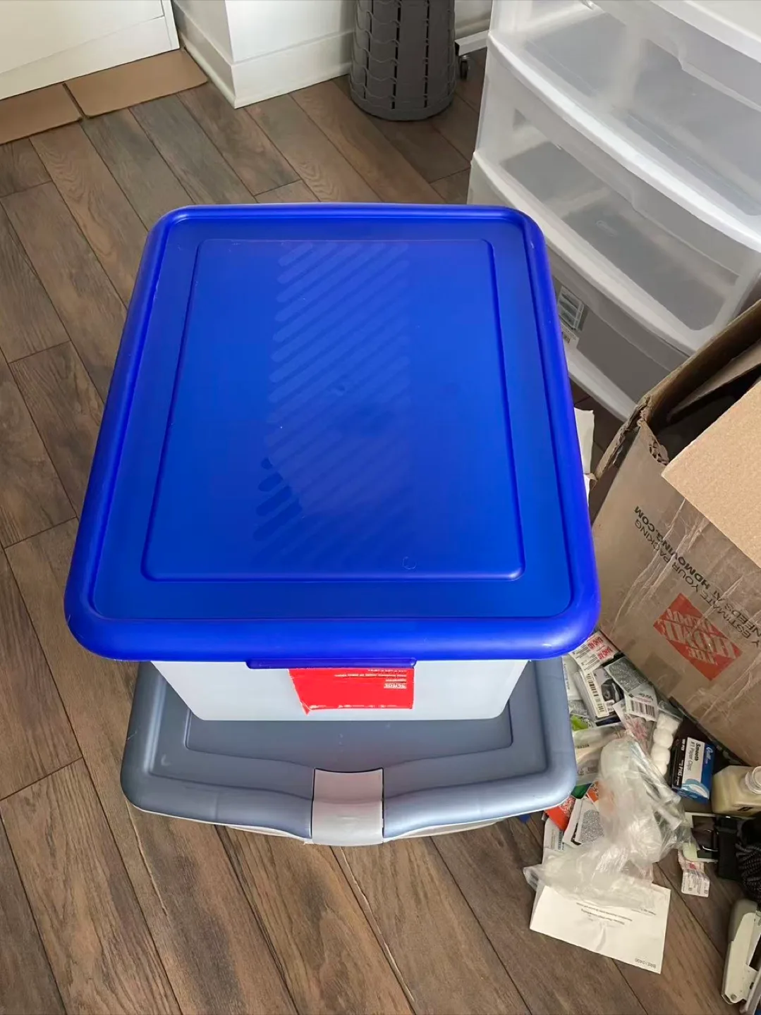 Staples Letter/Legal File Tote image indicator(2)