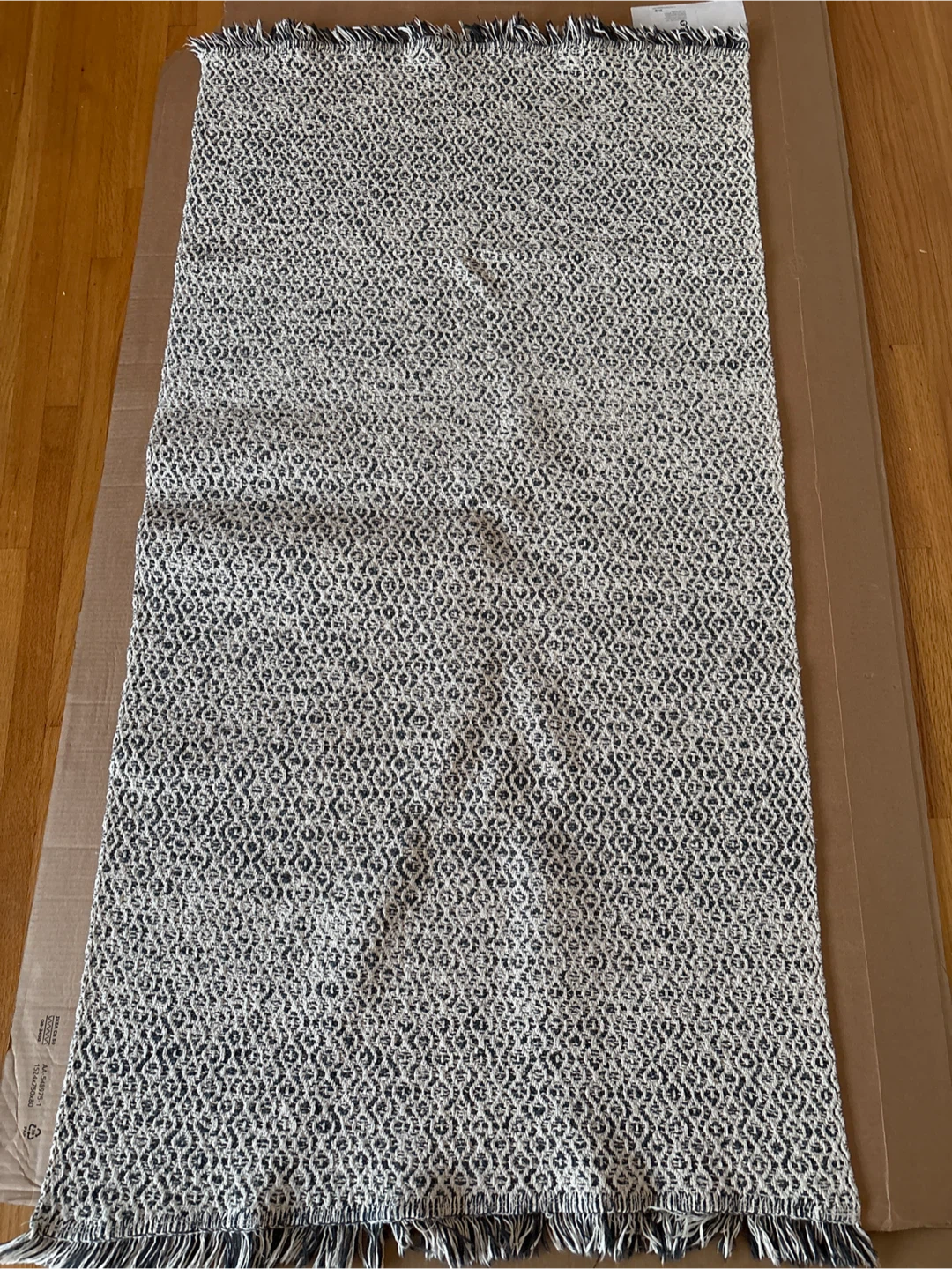 Elegant and simple carpet or rug - photo 2