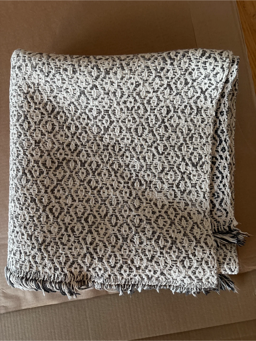 Elegant and simple carpet or rug - photo 3