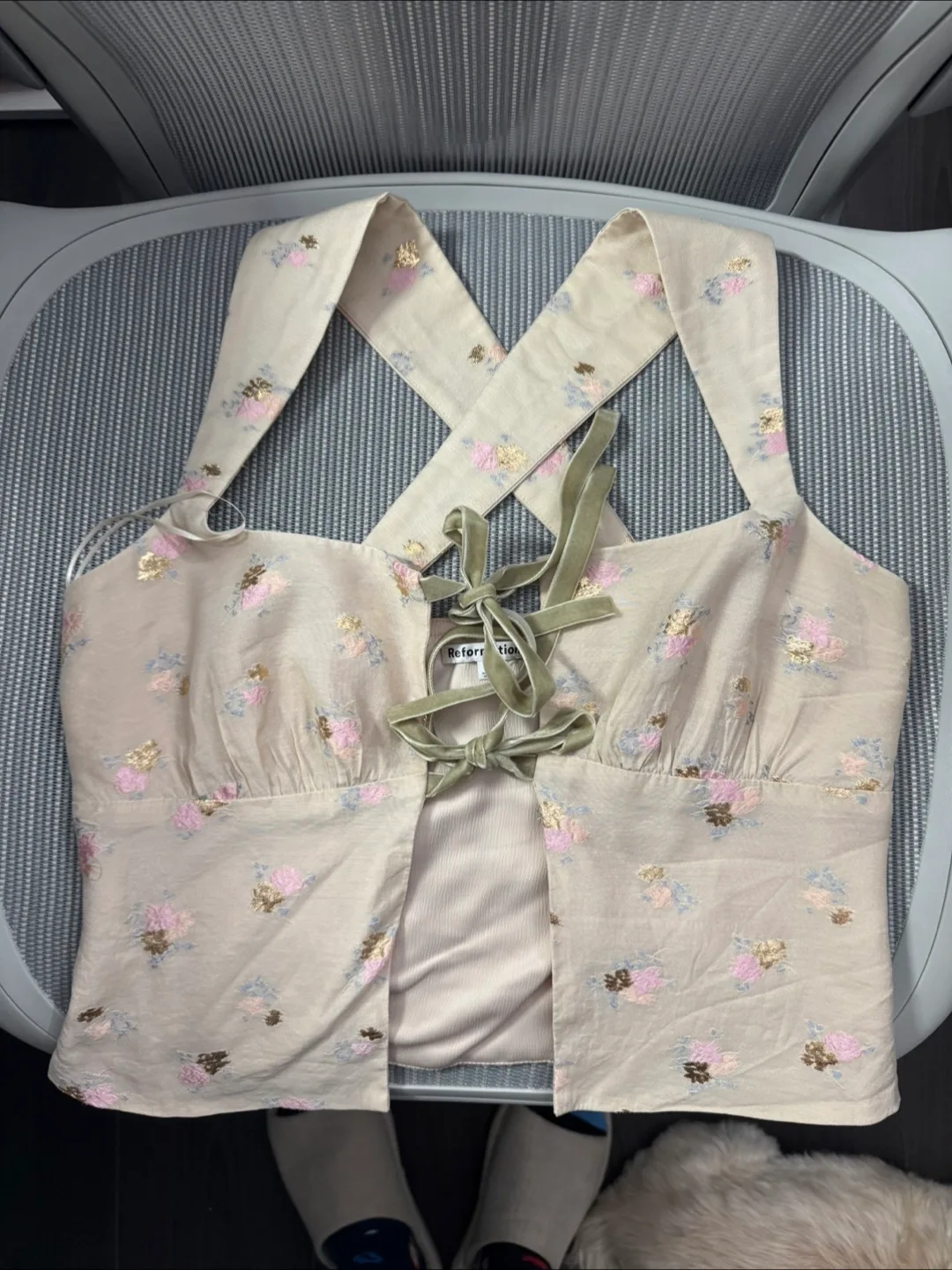 Reformation Size 4 Tie-Front Top image indicator(2)