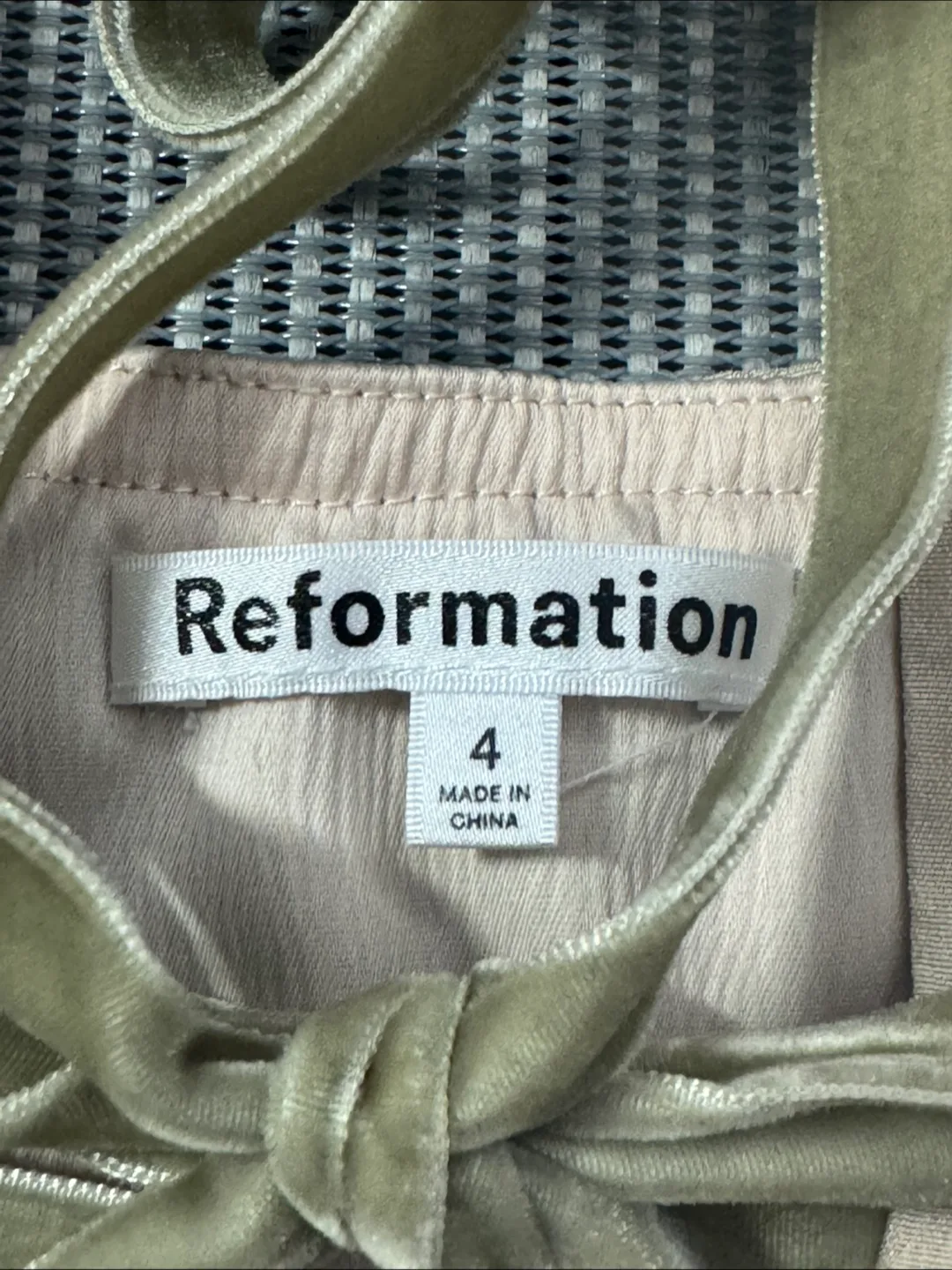 Reformation Size 4 Tie-Front Top image indicator(5)