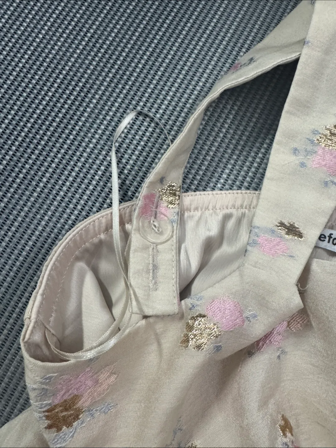 Reformation Size 4 Tie-Front Top image indicator(7)