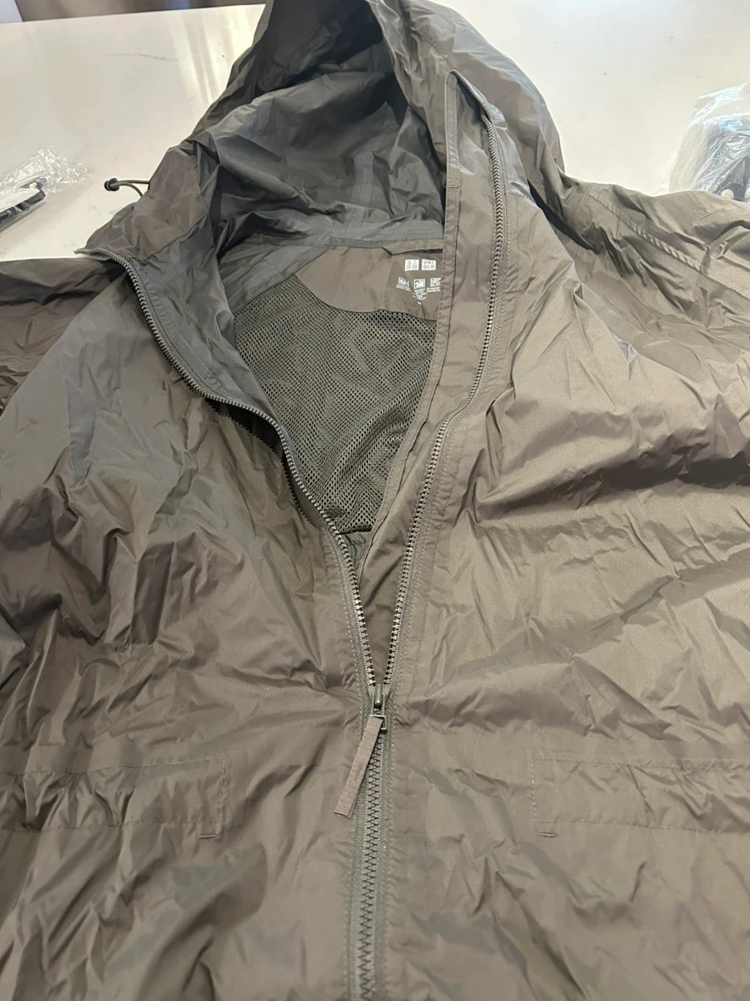 Uniqlo Pocketable UV Protection Parka - Size M - photo 4