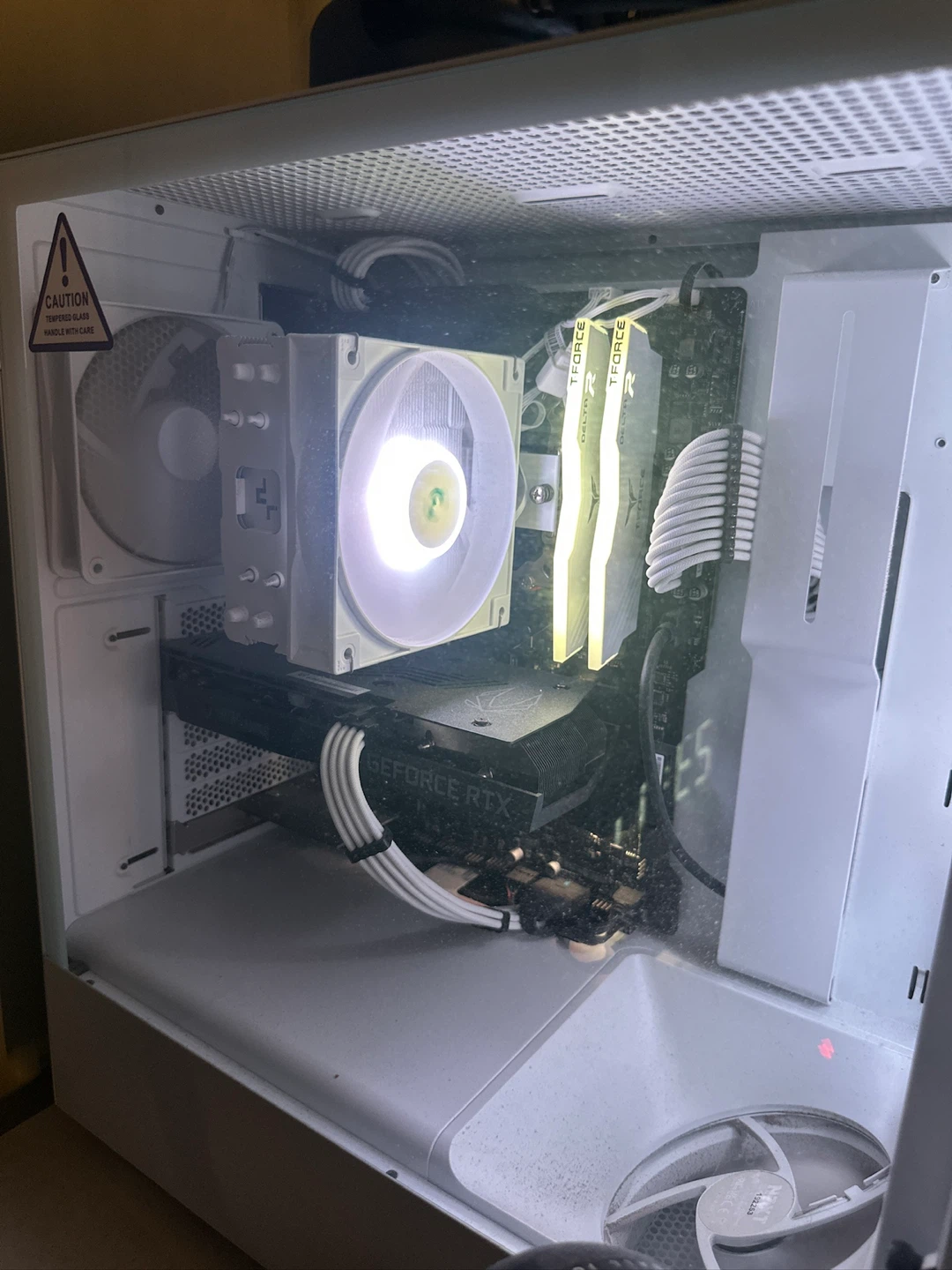 White Gaming PC