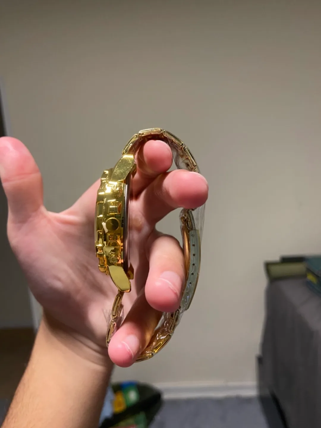 Geneva Gold-Tone Wristwatch image indicator(3)