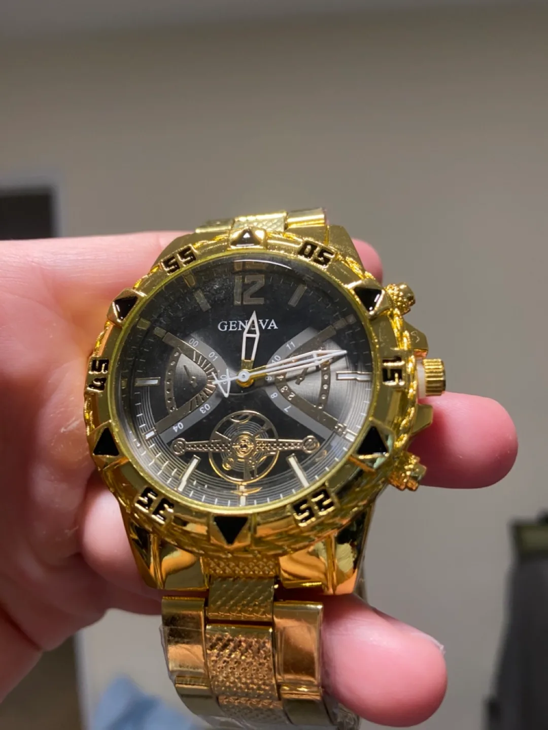 Geneva Gold Watch image indicator(2)