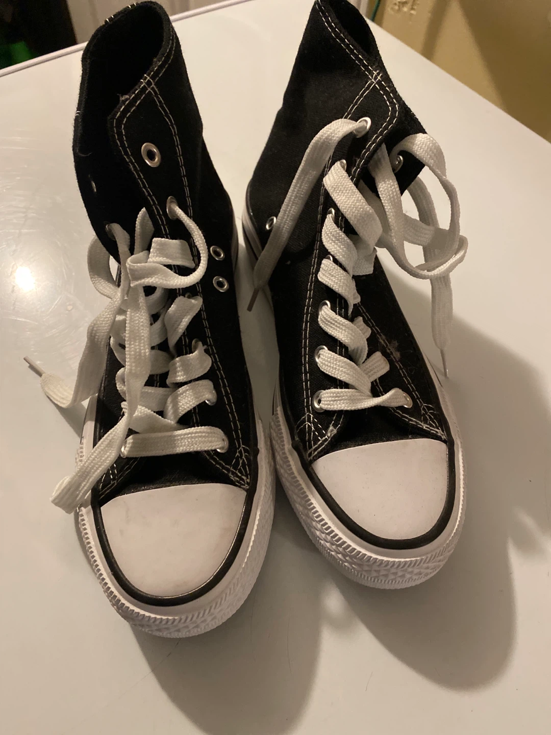 Street Top Society Black High-Top Sneakers - Size 9