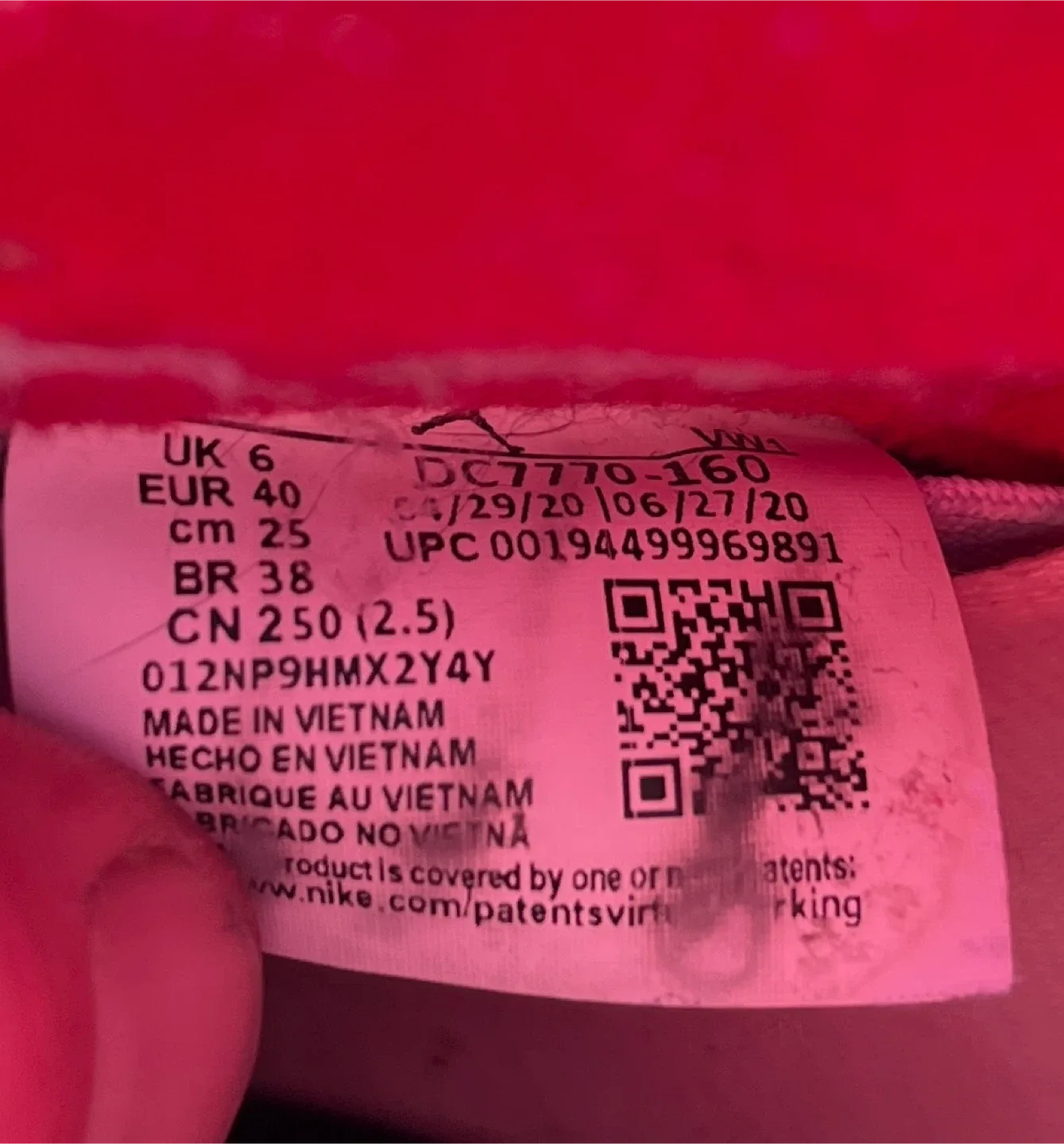 Nike Air Jordan 4 Retro - Size 9 image indicator(7)