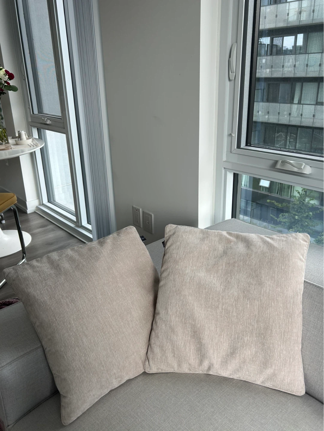 SIMONS Cushions / Throw Pillows