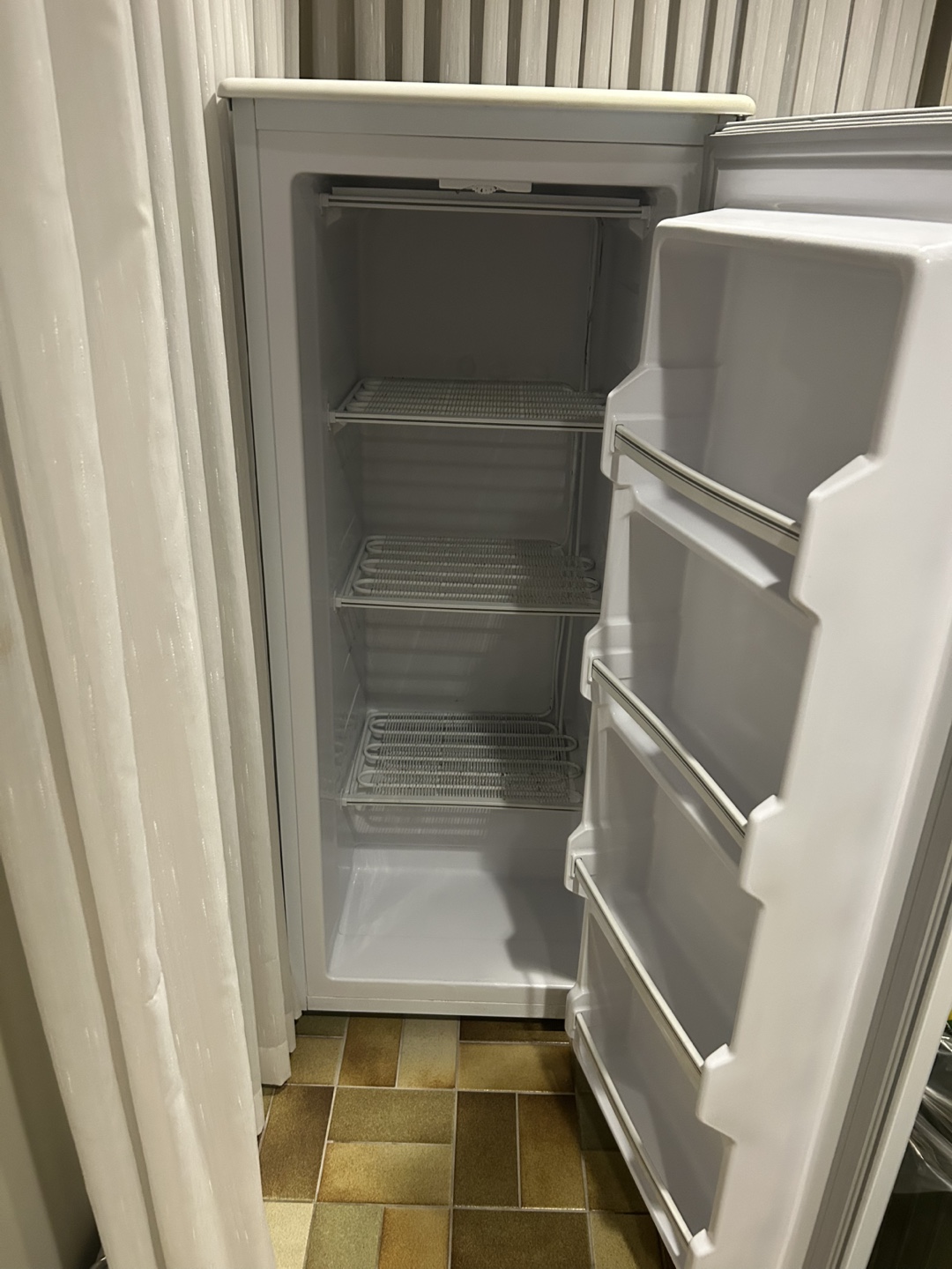 Danby Upright Freezer - photo 2