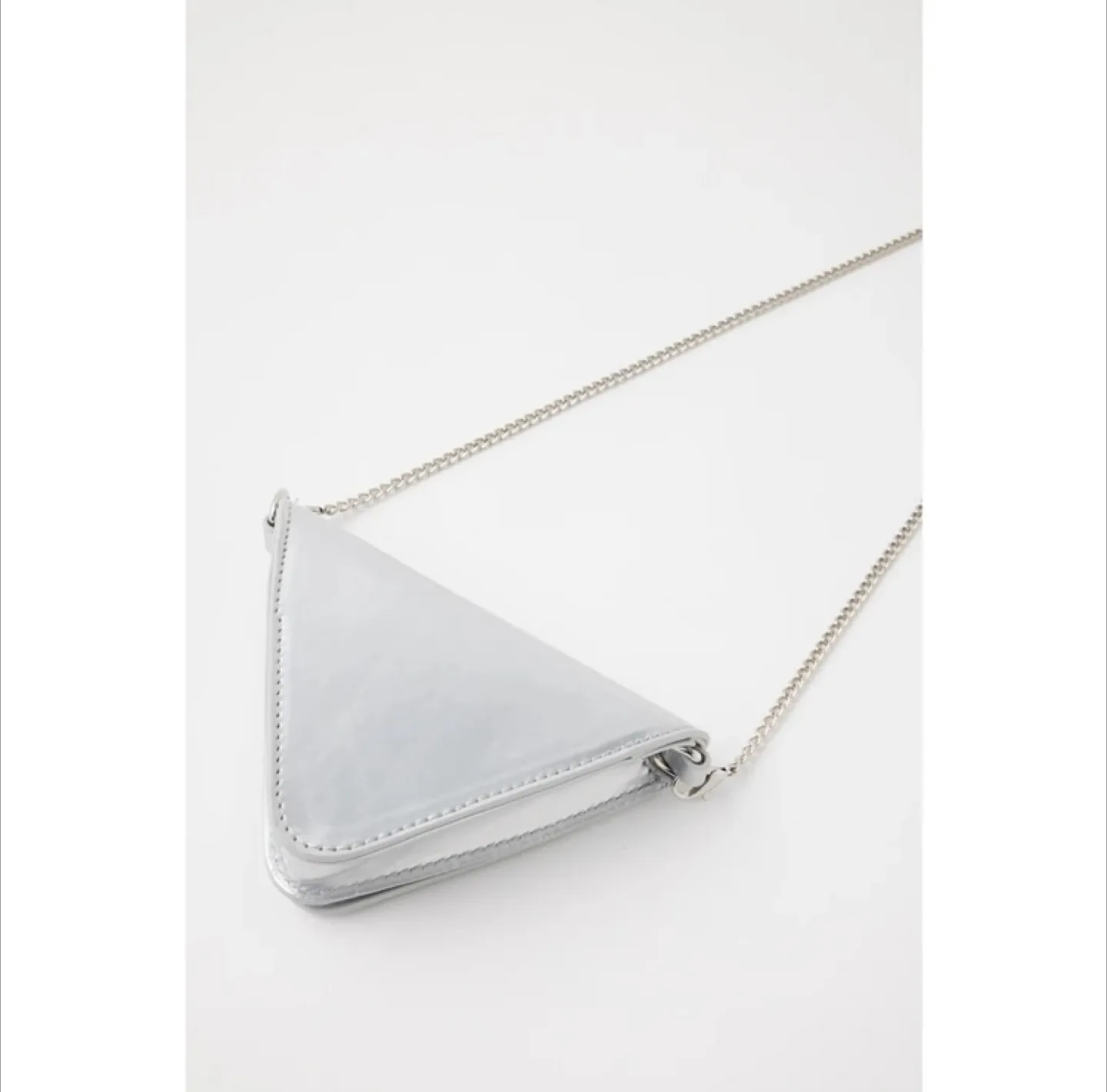 Moussy Silver Triangle Chain Bag image indicator(3)