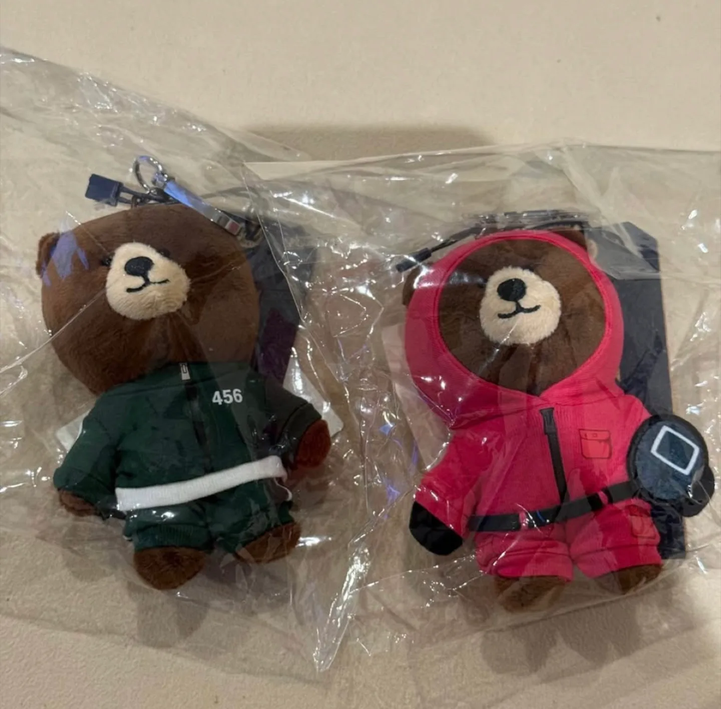 WHO.A.U x Squid Game Bear Plush Keychain image indicator(2)