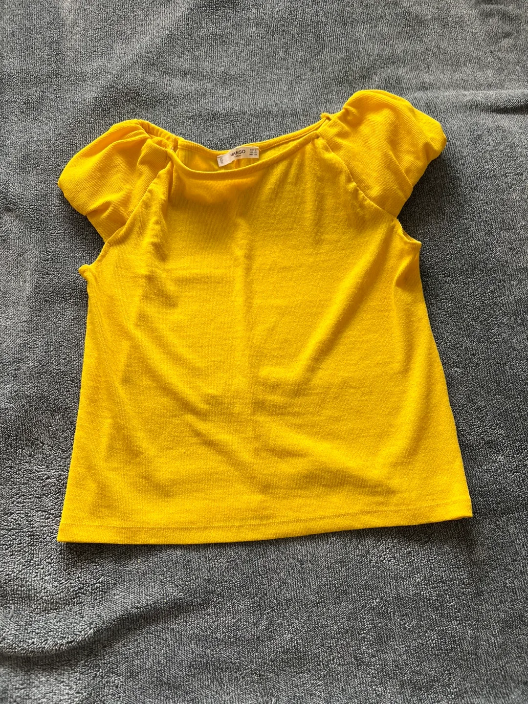 Mango Yellow Top 🥕 thumbnail