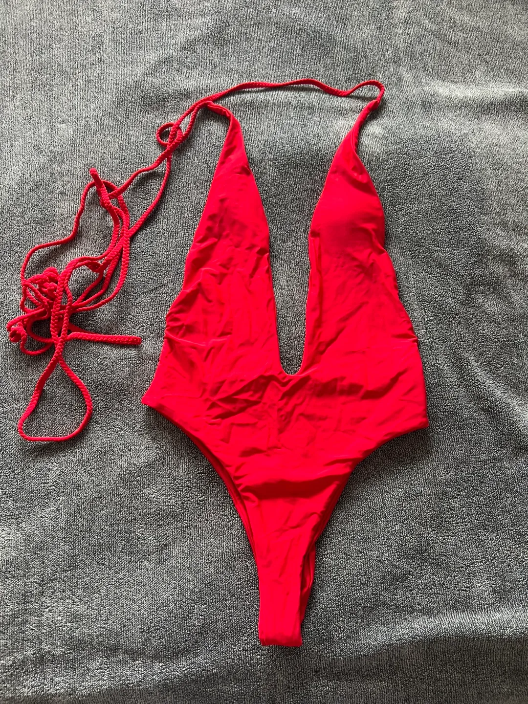 Red Swimsuit 🥕 image indicator(2)