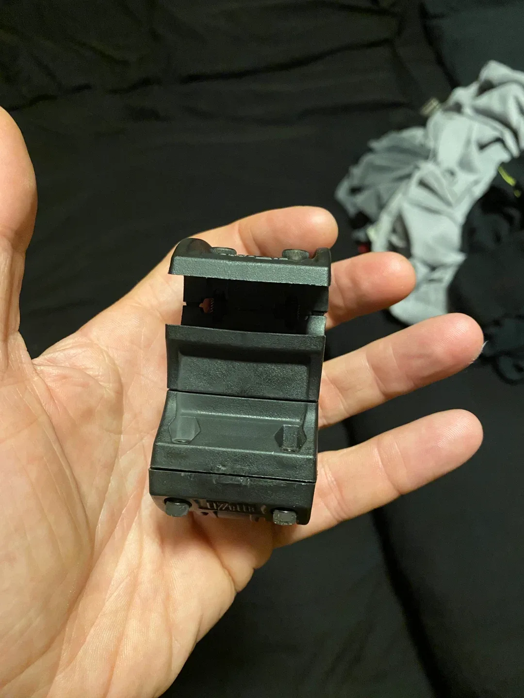 Shotgun Flashlight Mount Mossberg 500 image indicator(4)