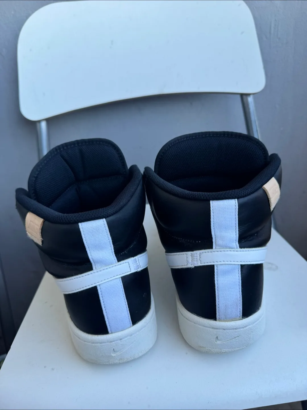 Men’s Nike Court Royale 2 Mid Black/White Sneakers Size 12 image indicator(4)