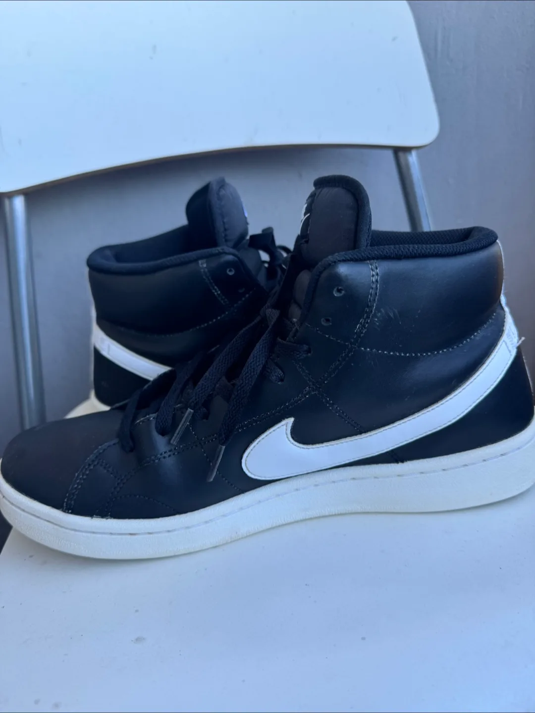 Men’s Nike Court Royale 2 Mid Black/White Sneakers Size 12 image indicator(2)