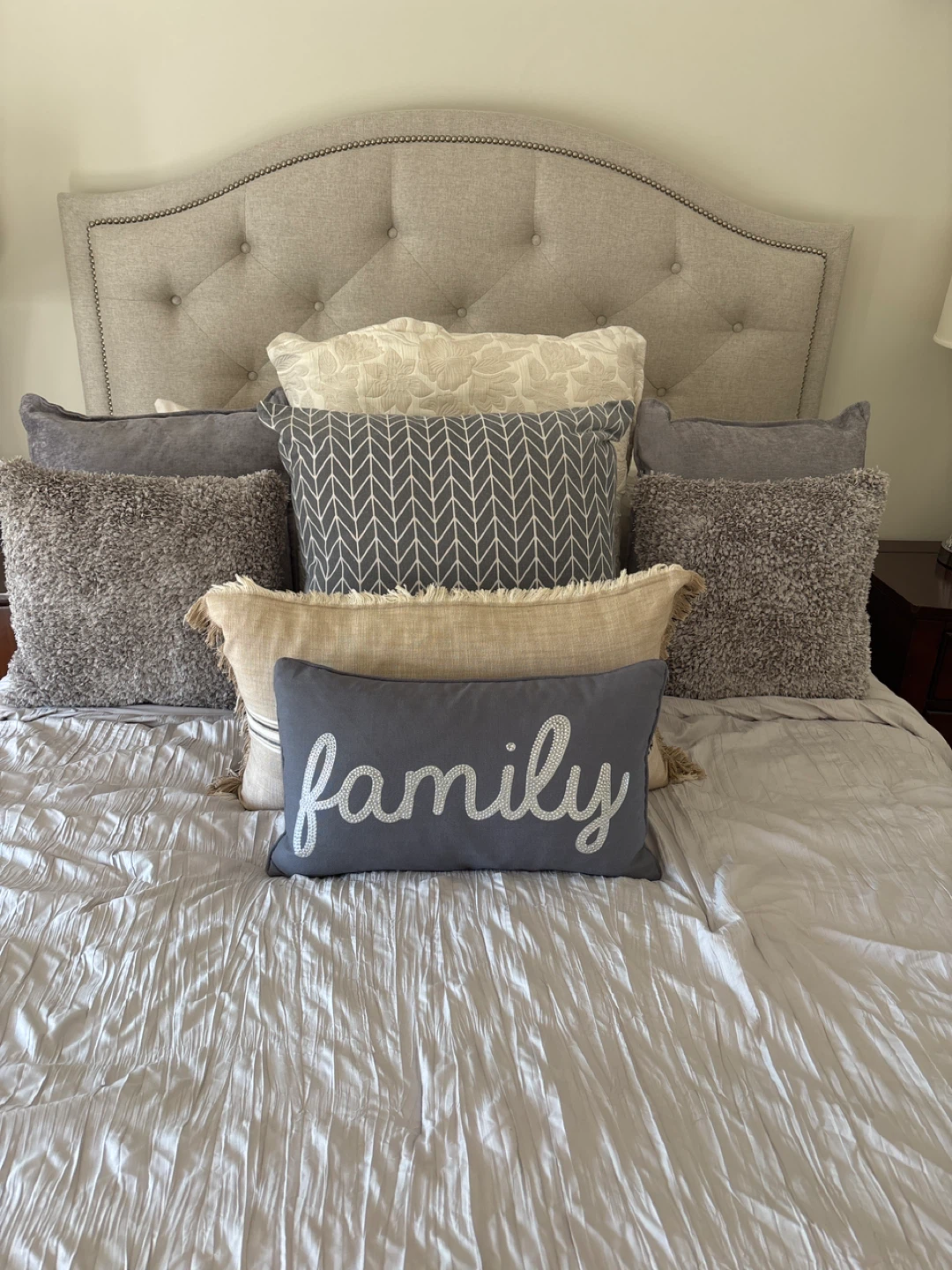 Queens size custom Upholstered Bed Frame - photo 4