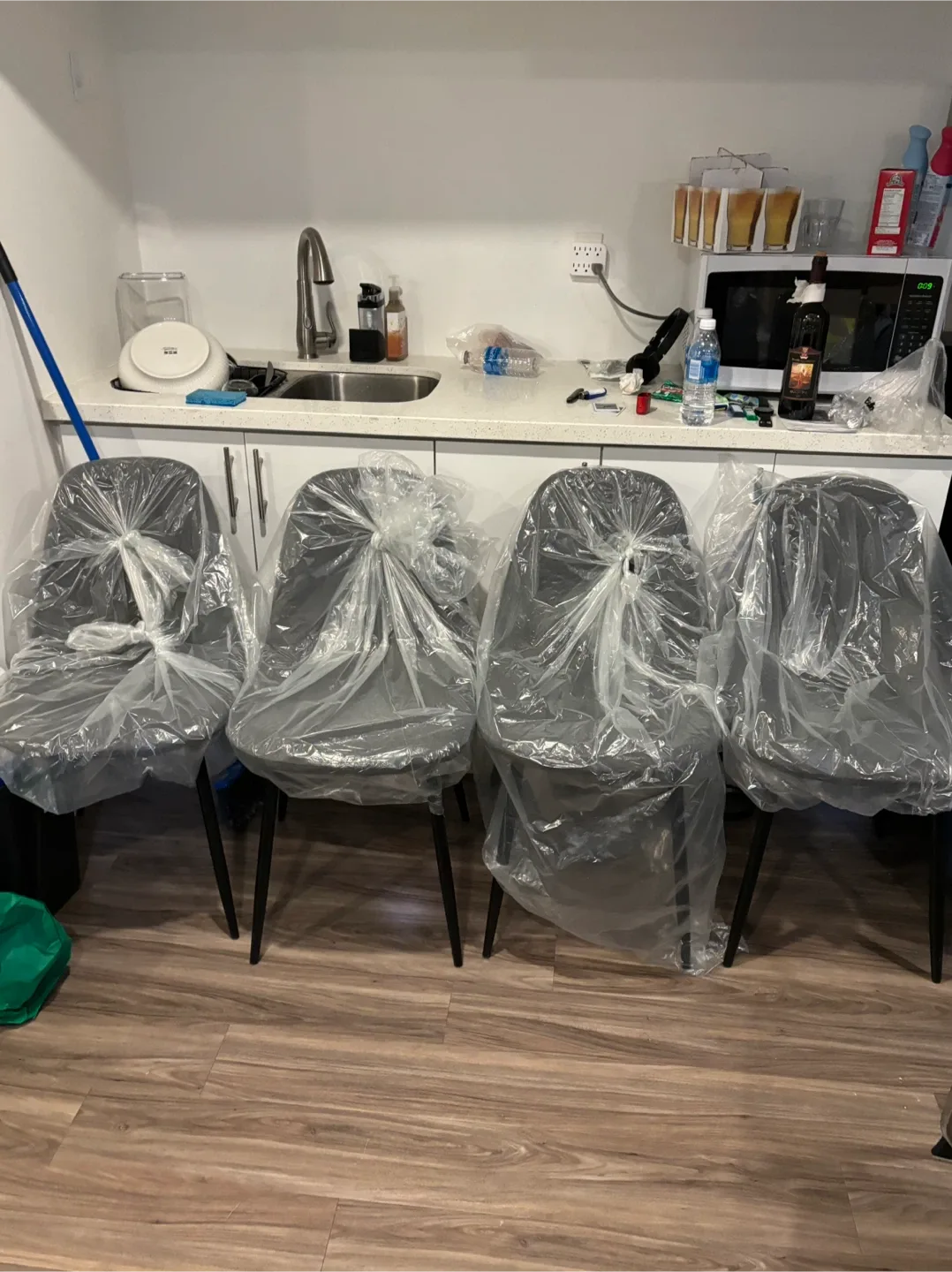 Glass Top Dining Table with 4 Chairs image indicator(4)