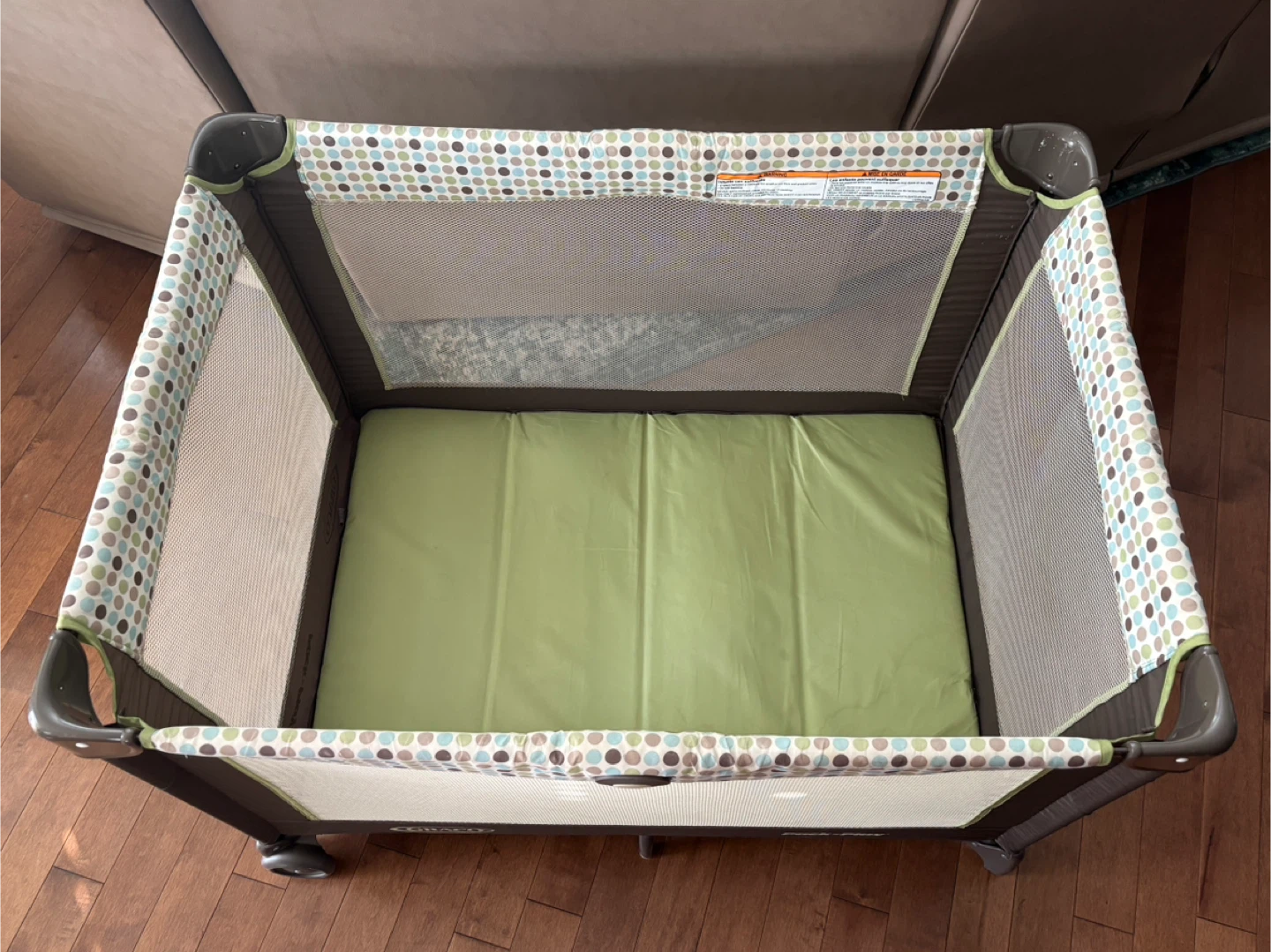 Graco Pack N Play w/ Full-Size Bassinet - photo 2