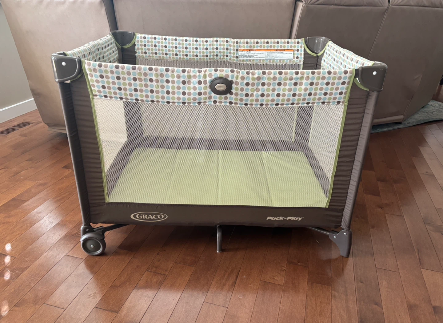 Graco Pack N Play w/ Full-Size Bassinet