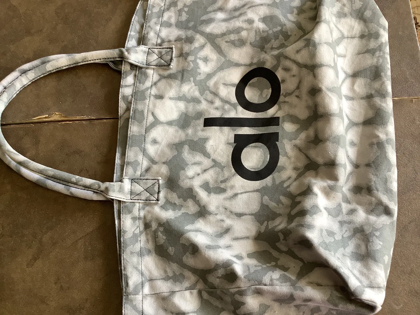 Alo Yoga Tote Bag - Grey/White thumbnail