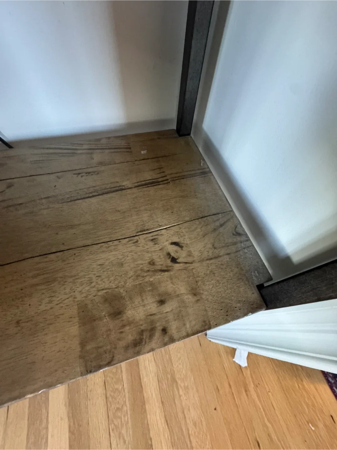 FREE metal and “wood “ bookshelf image indicator(2)