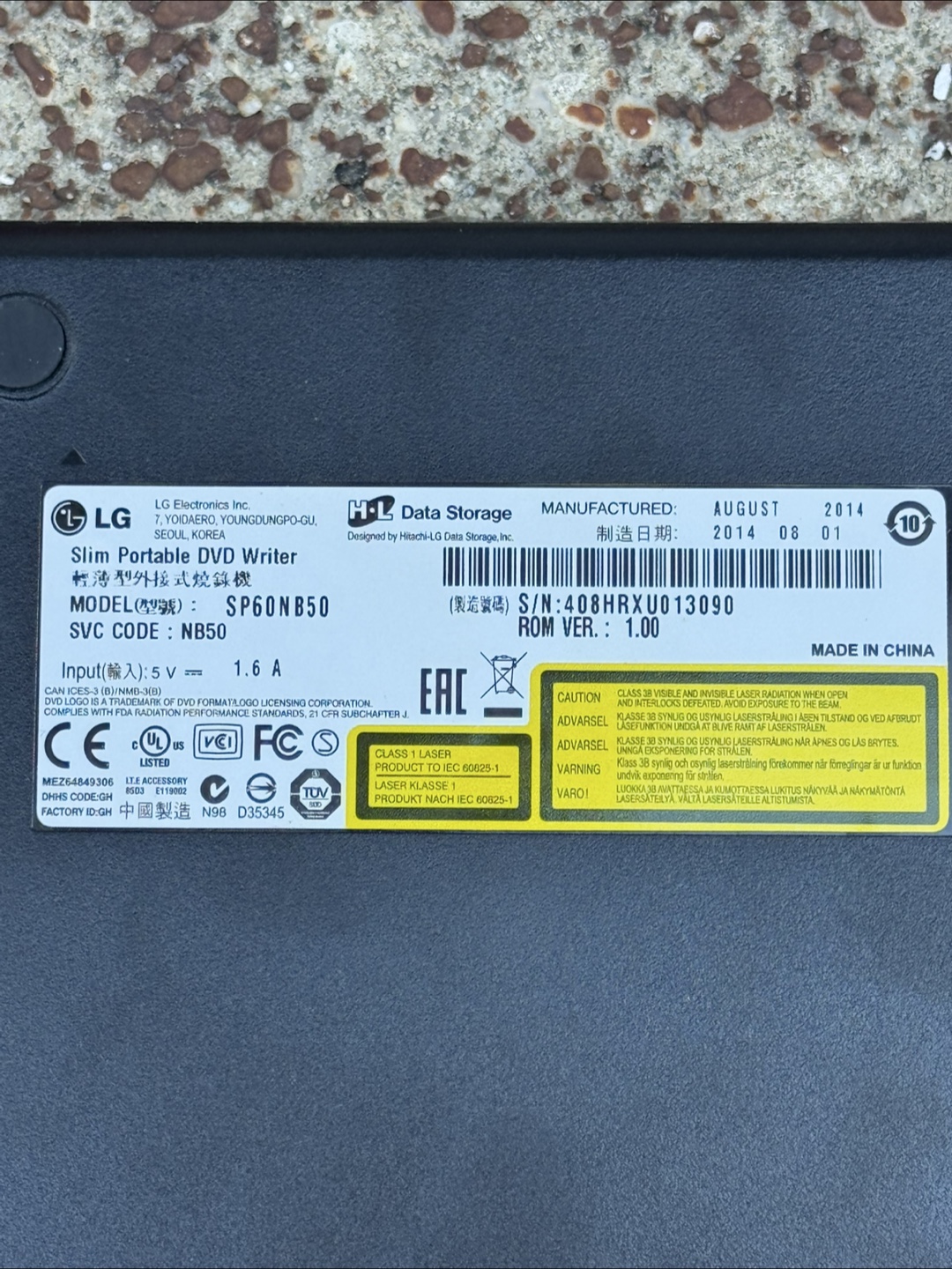 LG Slim Portable DVD Writer SP60NB5 - photo 3