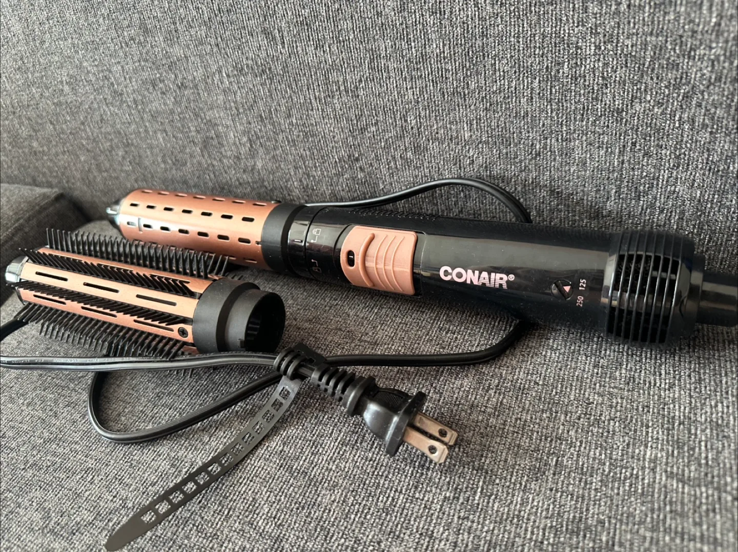 Conair Hot Air Brush Styler Hair Curler Iron - like new image indicator(2)