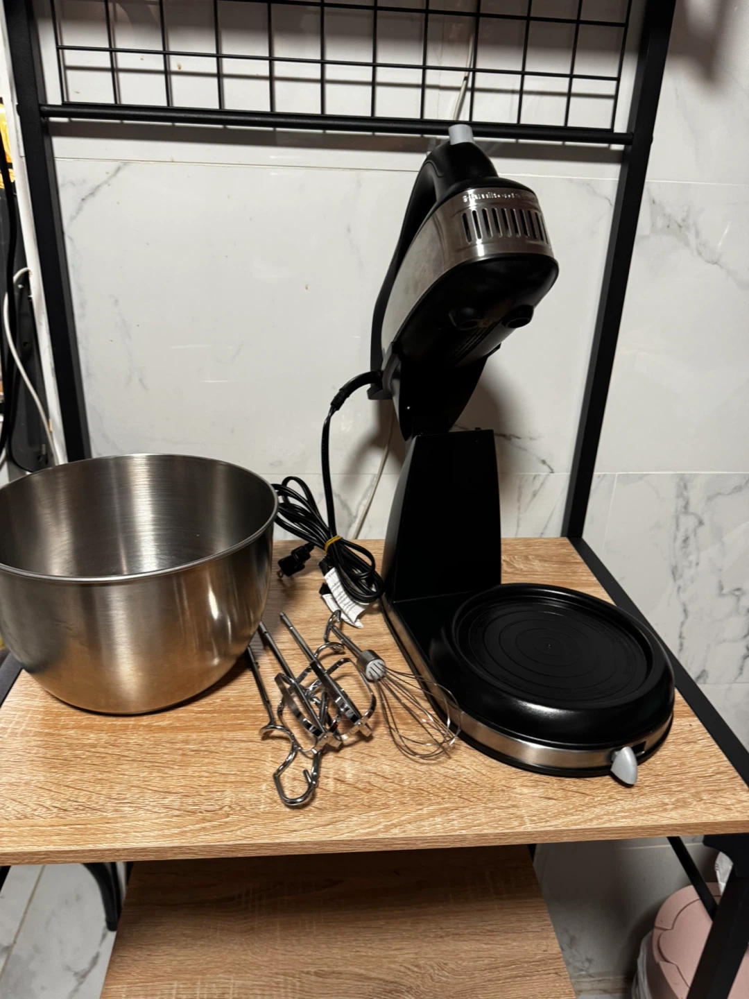 Hamilton Beach Stand Mixer and Amazon food scale - photo 2