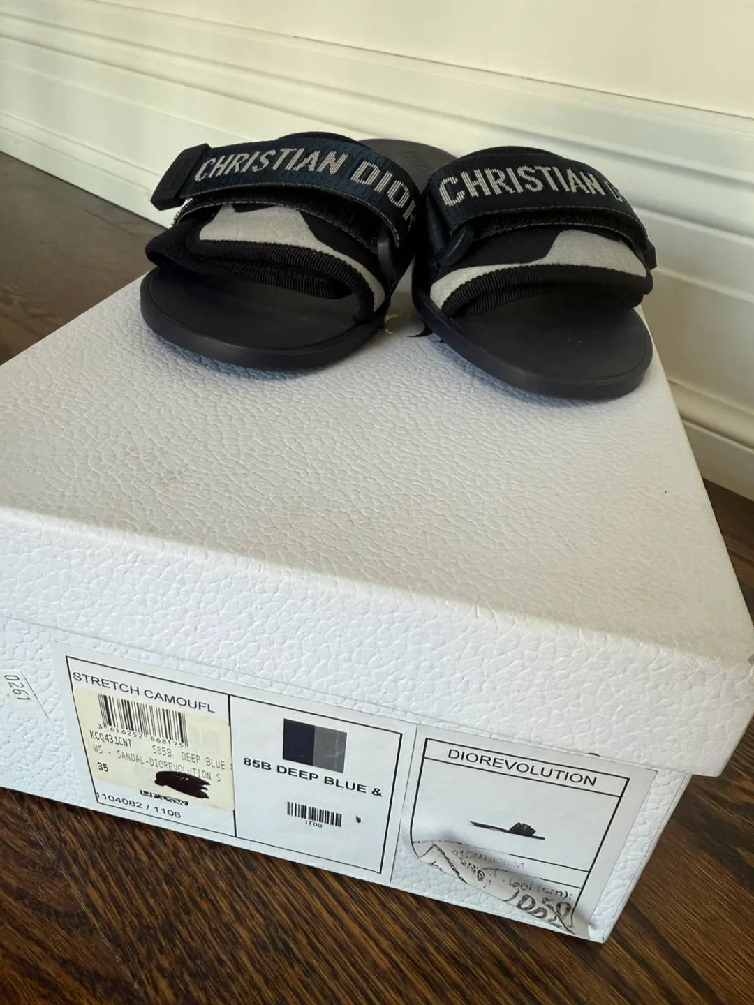 Authentic Dior slides excellent condition size 35 image indicator(3)