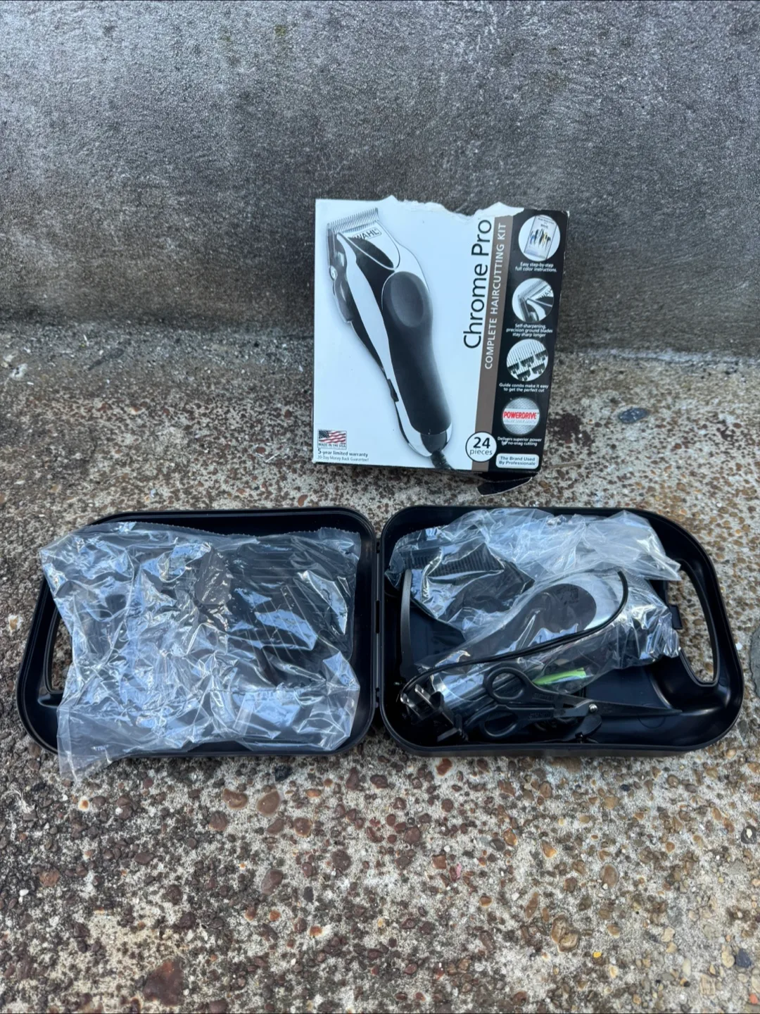 Wahl Chrome Pro 24-Piece Haircutting Kit - New thumbnail