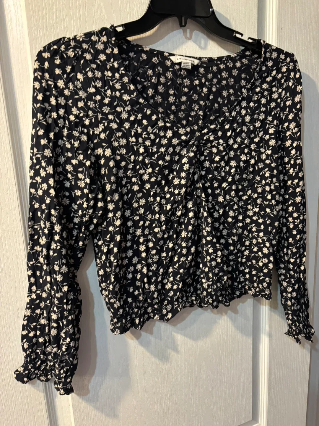 American Eagle Floral Long Sleeve Top - M thumbnail