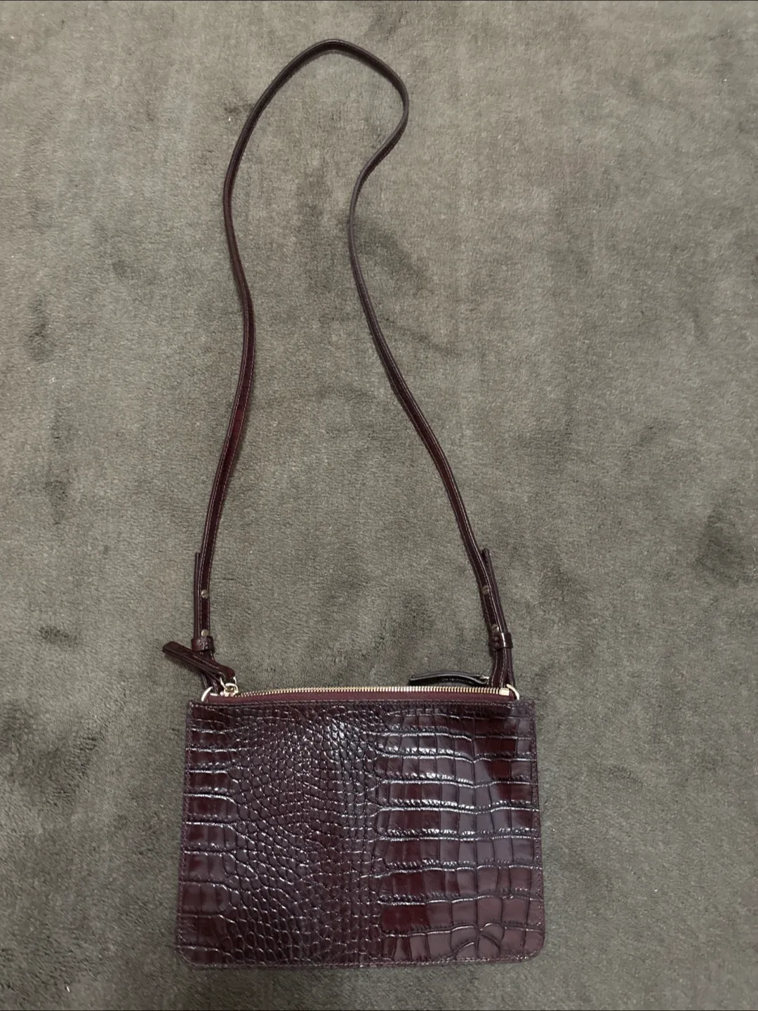 Brand New Massimo Dutti Burgundy Croc Embossed Bag image indicator(2)