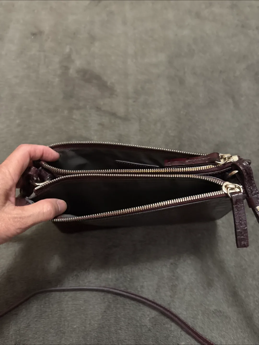 Brand New Massimo Dutti Burgundy Croc Embossed Bag image indicator(3)