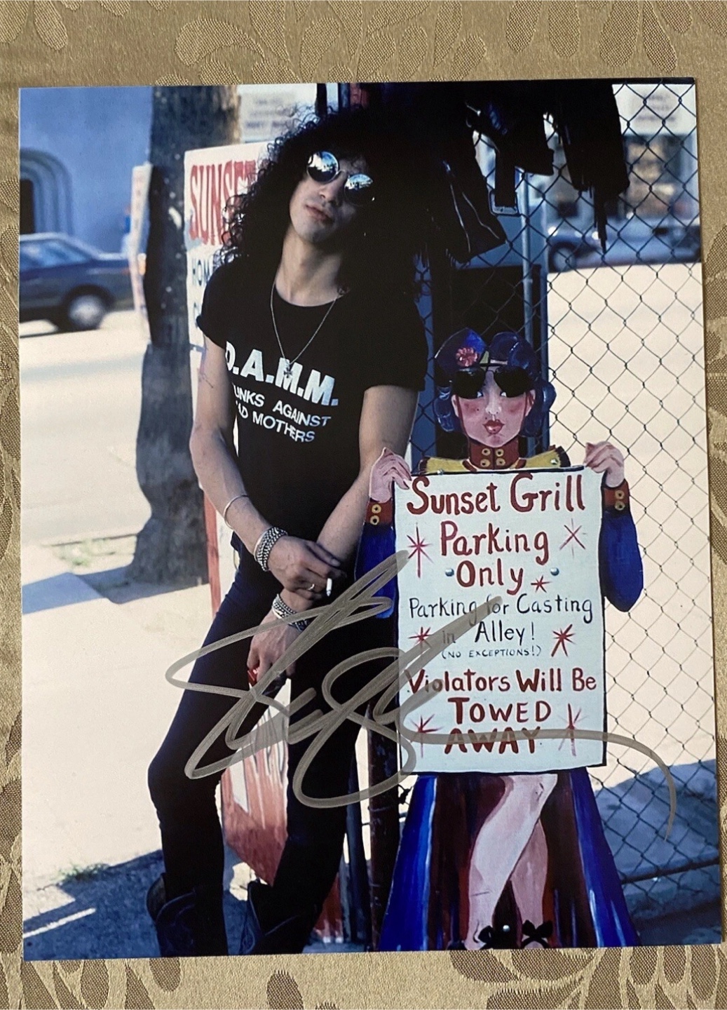 Slash's Hand-Signed Photo with COA or trade with electric guitar