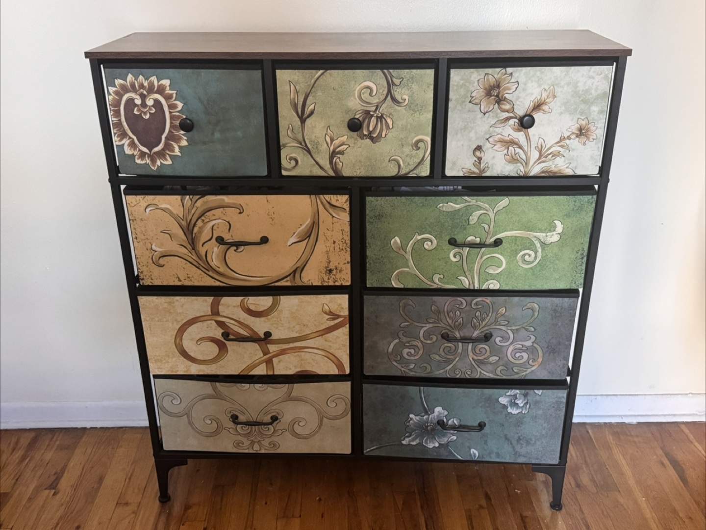 Decorative 8-Drawer Chest