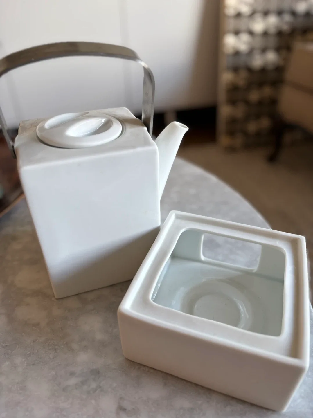 White Square Teapot with Warmer image indicator(2)