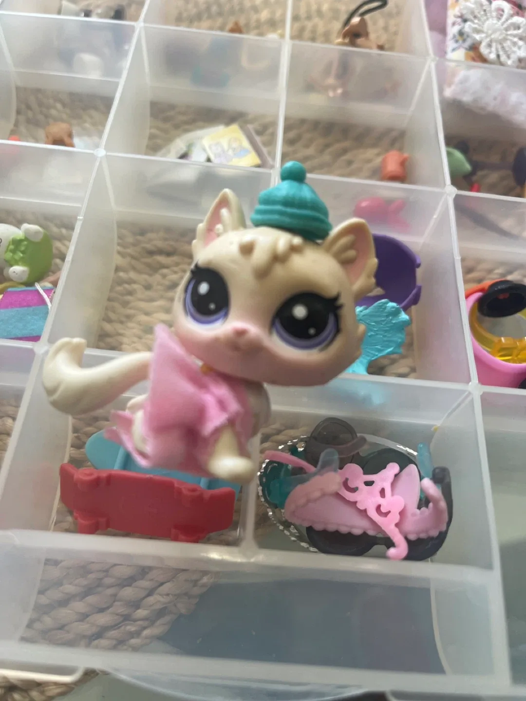 Shopkins & Littlest Pet Shop Lot image indicator(2)