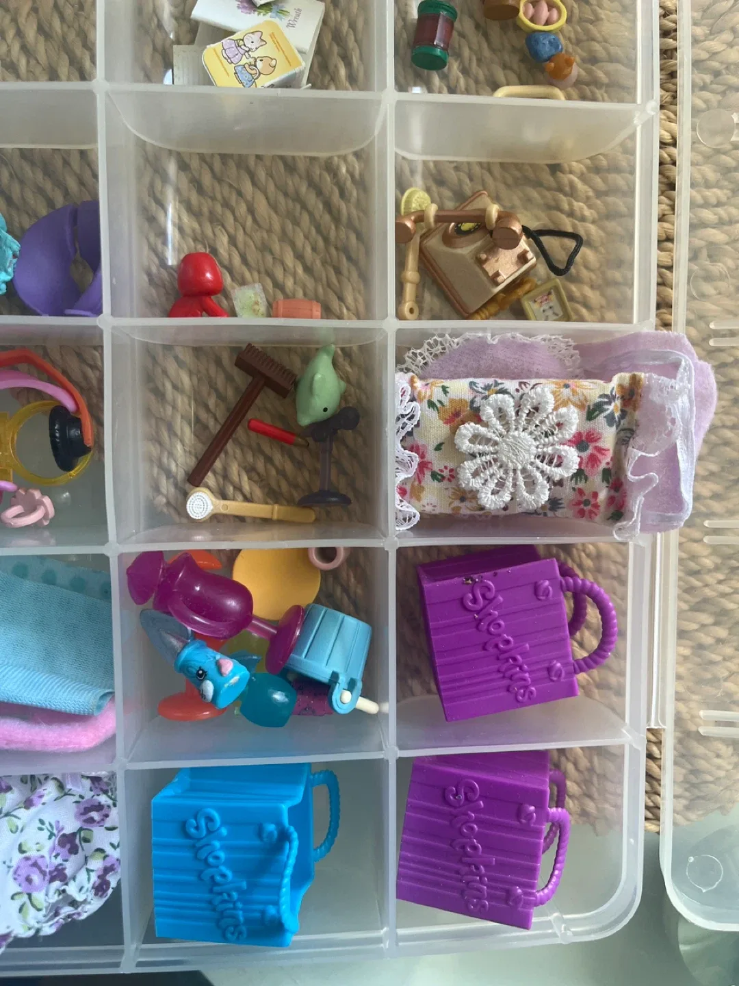 Shopkins & Littlest Pet Shop Lot image indicator(3)