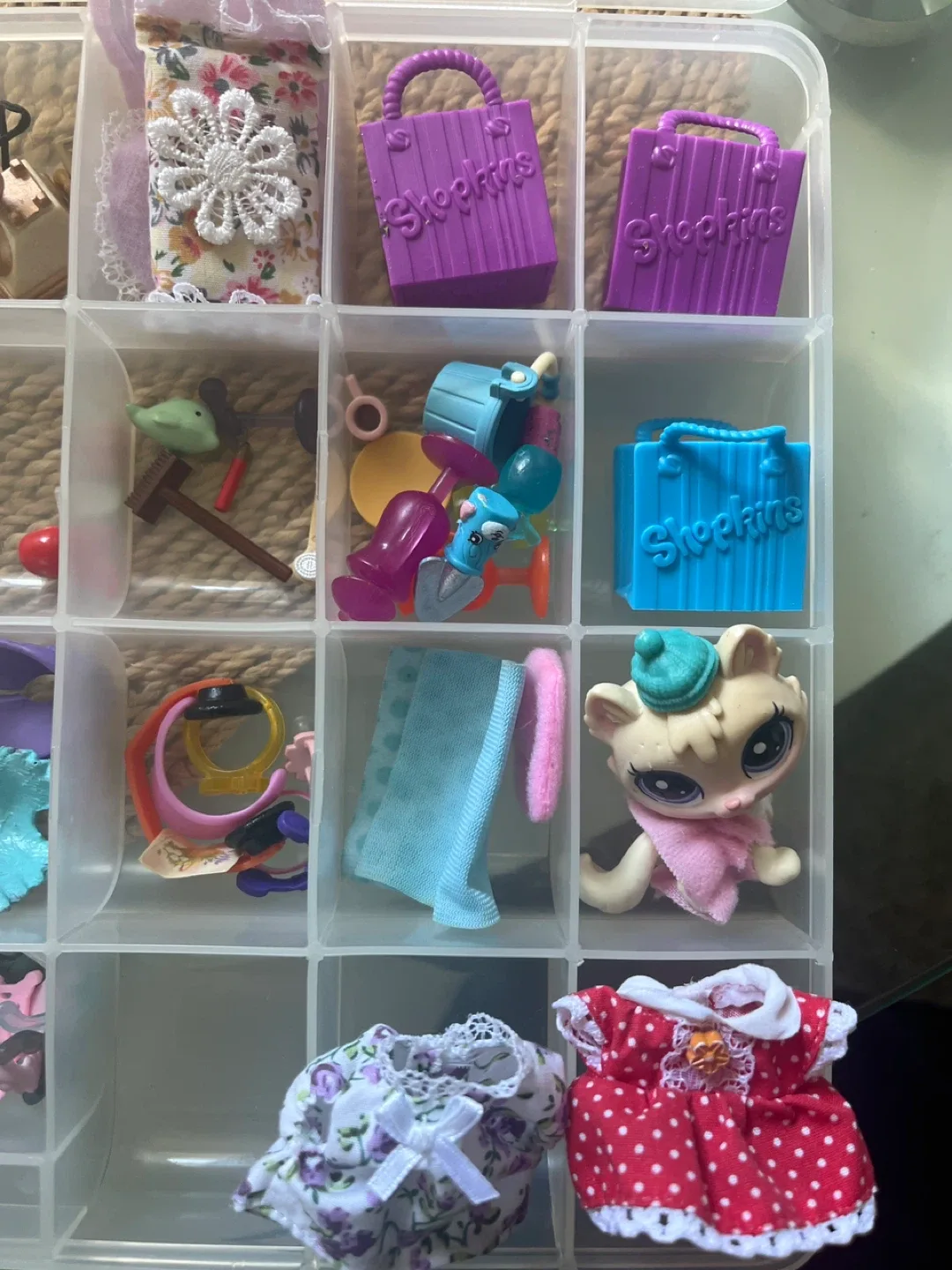 Shopkins & Littlest Pet Shop Lot image indicator(4)