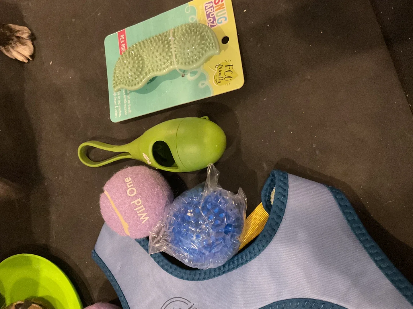 Dog Toys & 2 Pet Harness (Size L) image indicator(3)