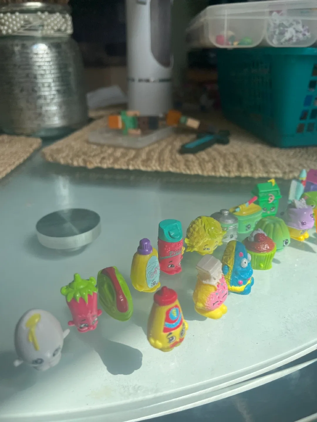 Shopkins Figures Lot image indicator(3)