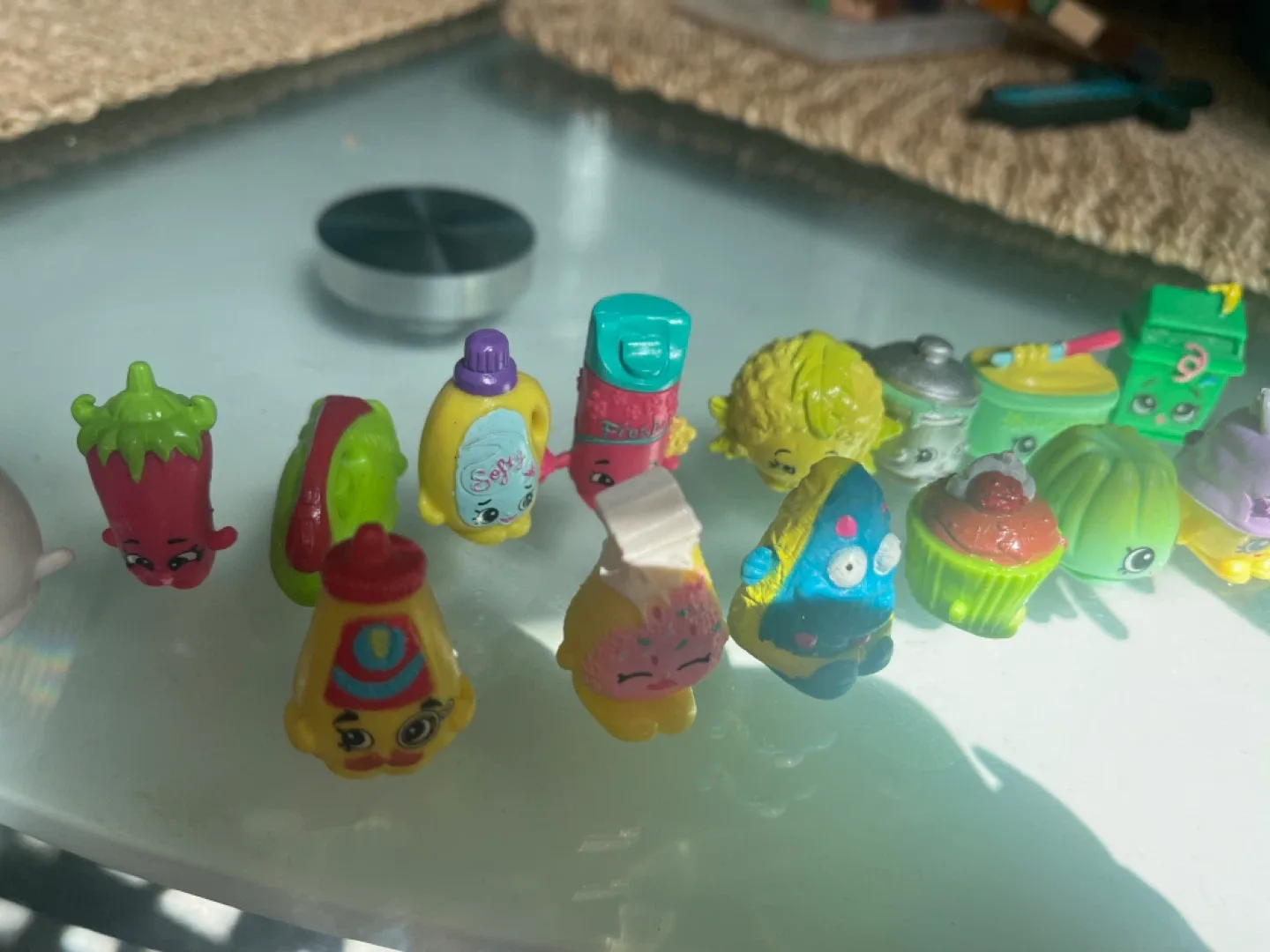 Shopkins Figures Lot image indicator(6)