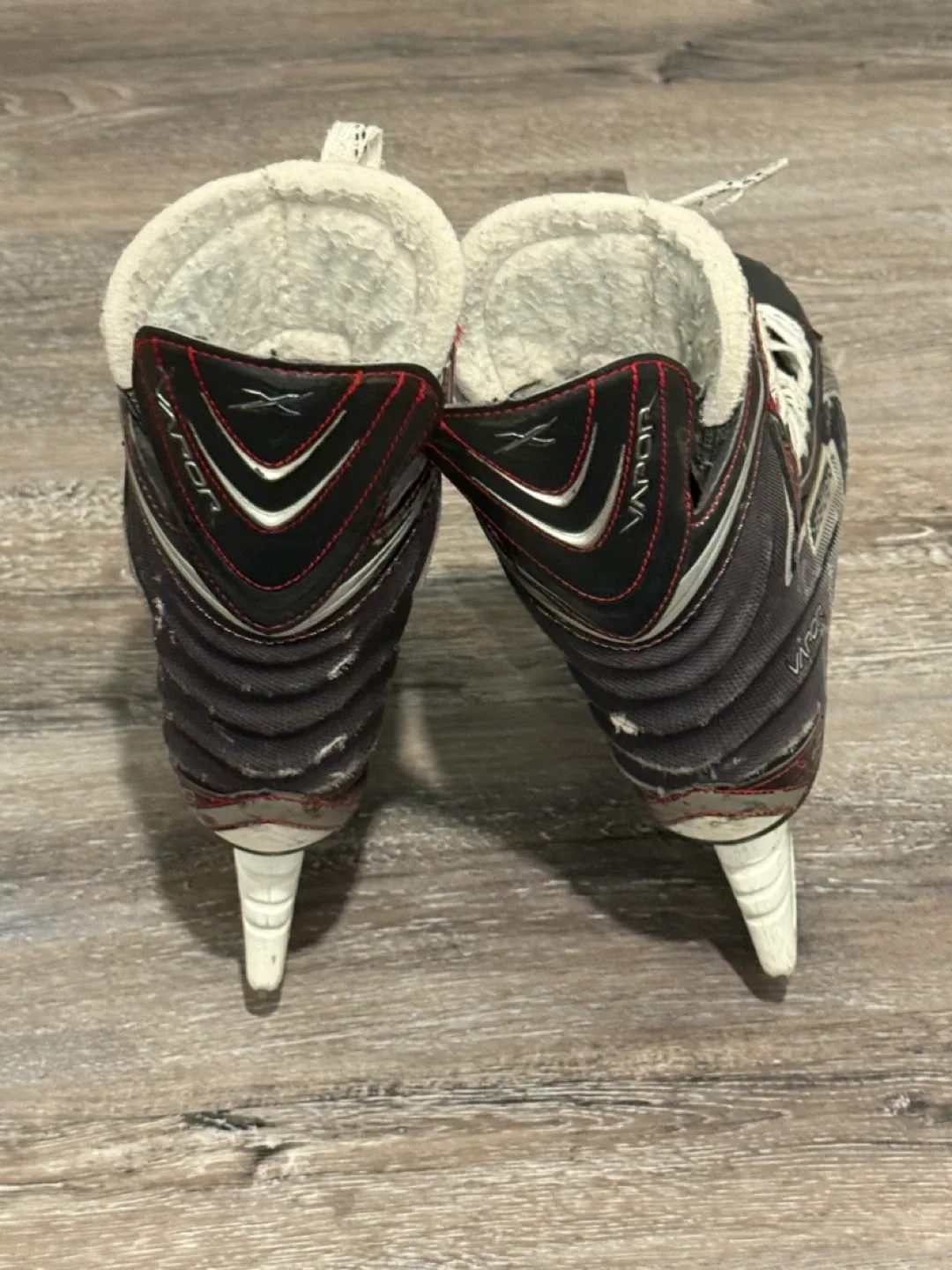 Bauer Vapor x60’s Ice Skates - Size 6.5D image indicator(3)