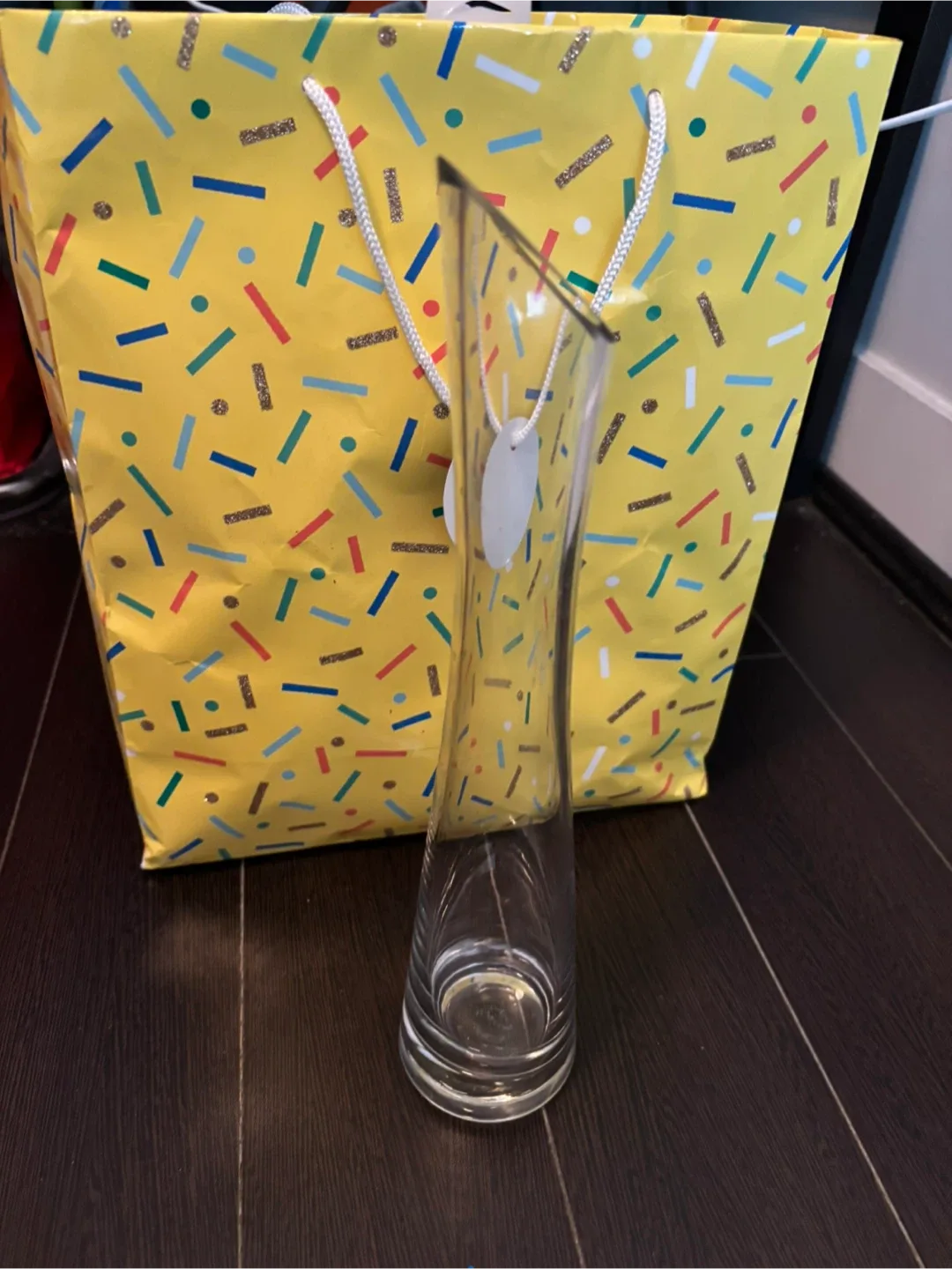 Set of 4 Clear Glass Vases - Great Condition! image indicator(6)