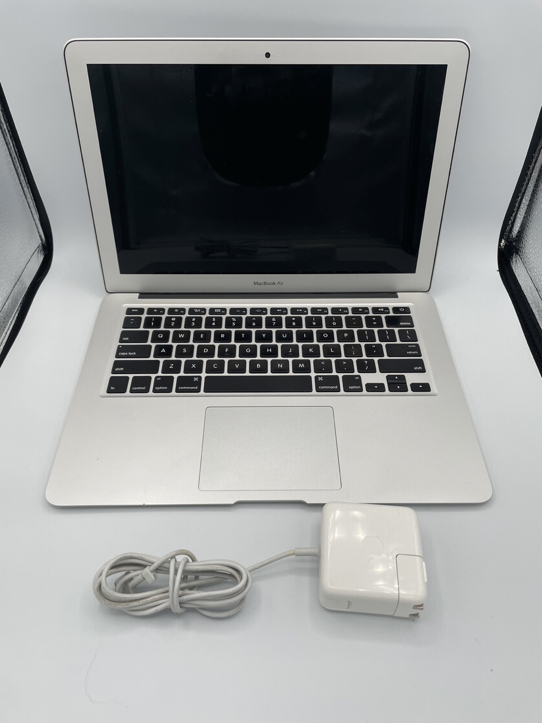 MacBook Air 13” 1.6GHz 8GB RAM 128GB SSD