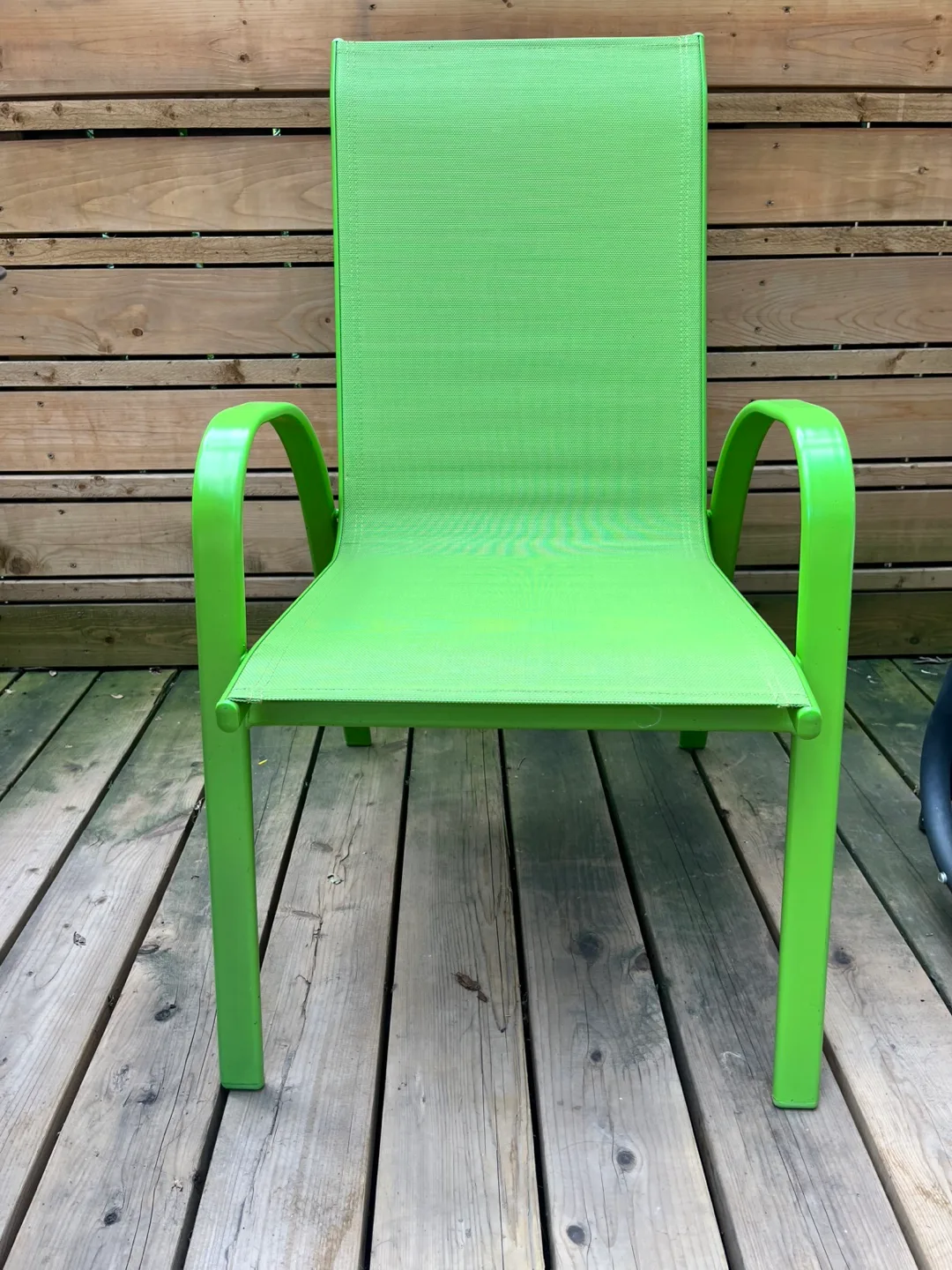 8 Green modern metal outdoor  patio chairs. image indicator(3)